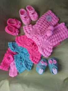 Heklani kompletić za bebe sa cipelicama